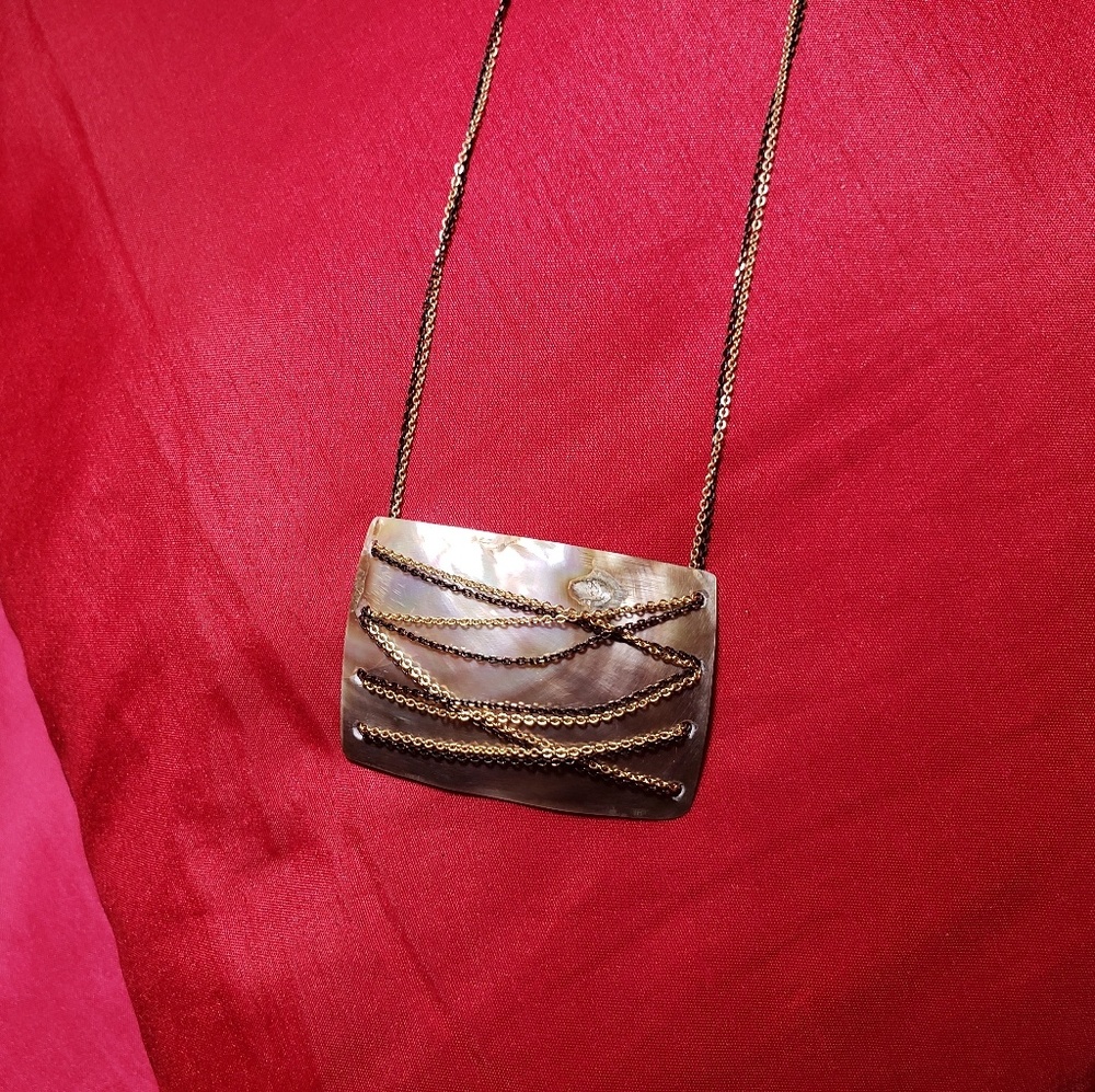 Rectangular shell chain necklace